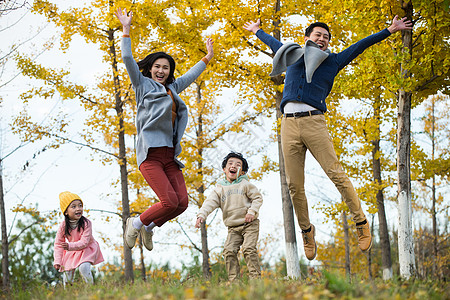 中国儿童摄影妻子青年人幸福家庭在户外背景