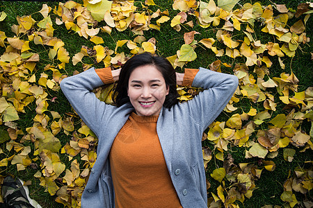 水平构图仅一个人周末活动青年女人在户外图片