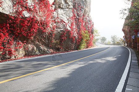 乡村公路红色水平构图自然地理北京郊区的公路背景