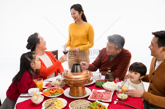 30多岁温馨背景分离幸福家庭过年吃团圆饭图片