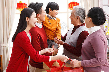 传统节日彩色图片老年夫妇快乐家庭过新年图片