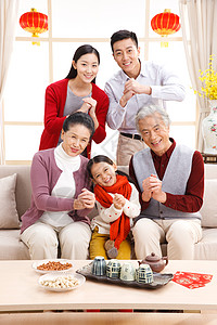 家庭生活文化摄影快乐家庭过新年高清图片