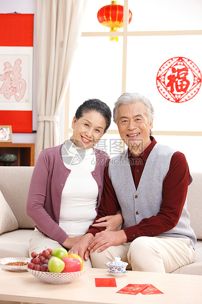 70多岁住房老年男人幸福的老年夫妇图片