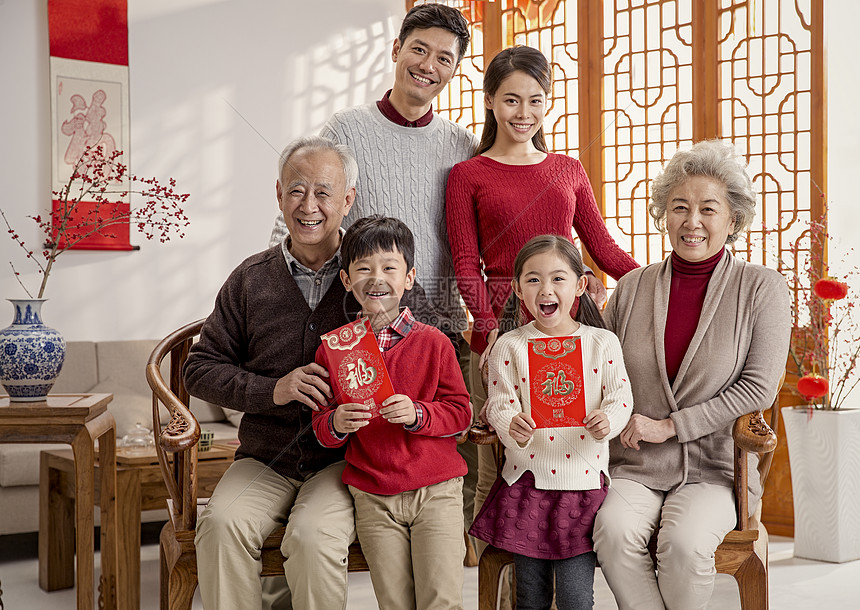 兴奋文化孙辈幸福家庭过新年图片