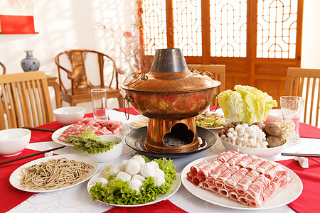 新鲜牛肉铜亚洲传统节日餐饮火锅背景
