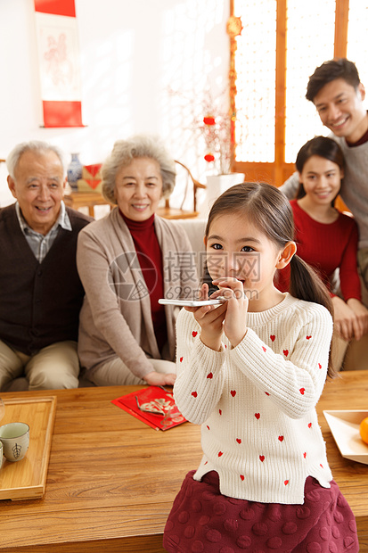 祖父35岁到39岁说话快乐小女孩过年打电话图片