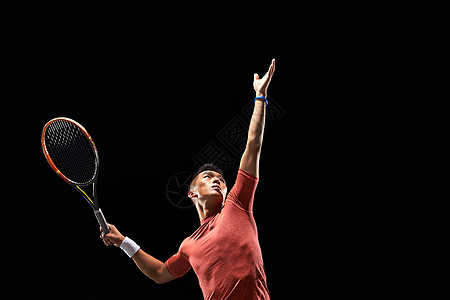 哈兰德本场数据：4射正2进球2过人成功+错失1进球机会，评分9.3