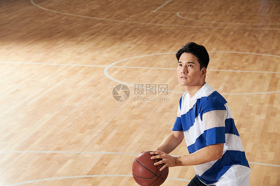 技能竞争锻炼青年男人打篮球图片