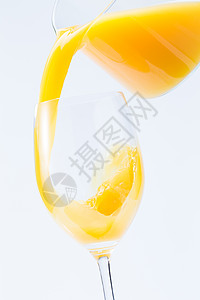 甜葡萄酒影棚拍摄水杯玻璃杯橙汁背景