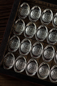 东亚古典式银子银元宝图片