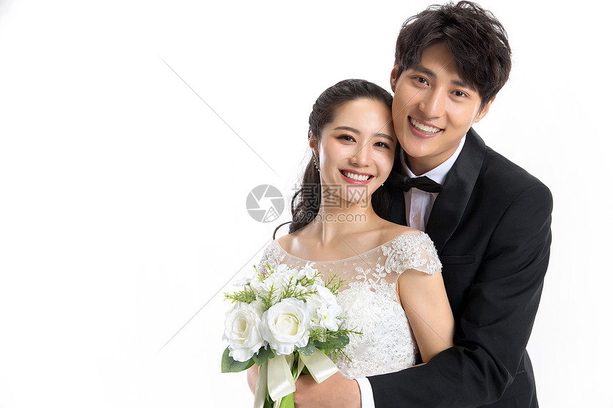 快乐相伴浪漫的新郎和新娘图片