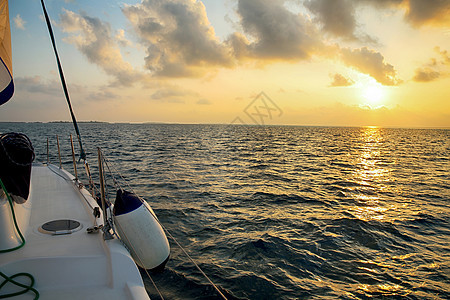 海洋航行航海帆船图片