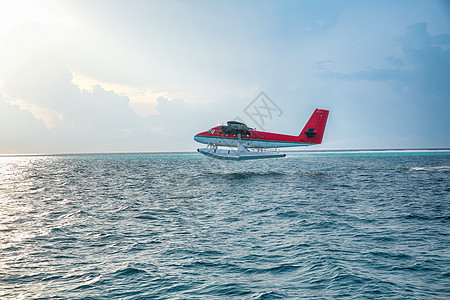 彩色图片运动户外海上滑翔机图片