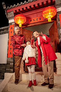 亚洲亲情儿童老人和孙女过新年图片