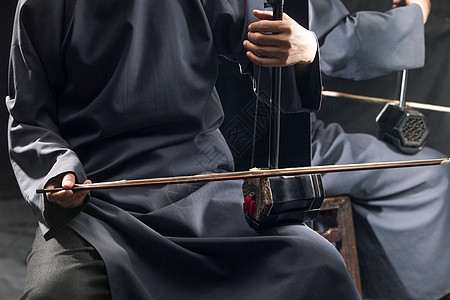 传统文化中年人男人男艺术家在拉二胡高清图片