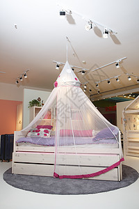 童年房间垂直构图粉色的儿童房图片
