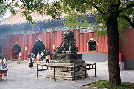 户外风景游客水平构图彩色图片北京雍和宫背景