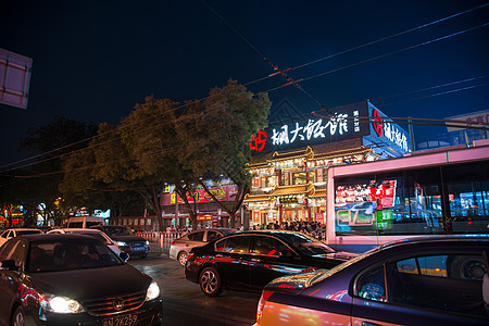 夜晚公路夜晚繁荣广告牌北京街市夜景背景