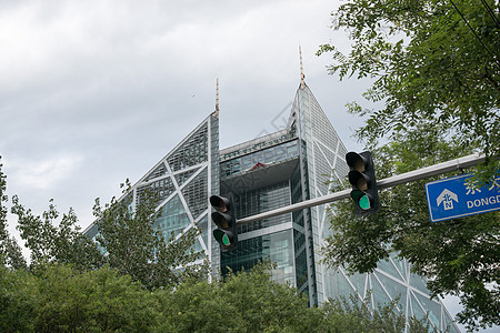 建筑办公大楼建造北京侨福芳草地大厦图片