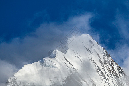 甲应村的梅里雪山4A景区背景图片