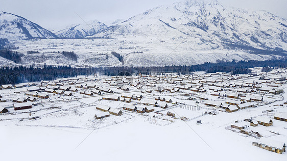 新疆冬季禾木景区冬日风光图片