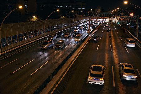 夜晚的城市车流图片