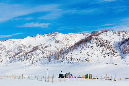景区厕所新疆喀纳斯禾木景区冬日雪景背景