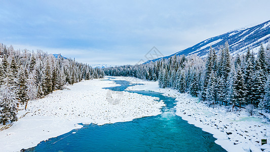 冬日雪景新疆喀纳斯冬季河流背景