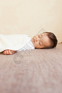 婴儿宝宝酣睡形象图片
