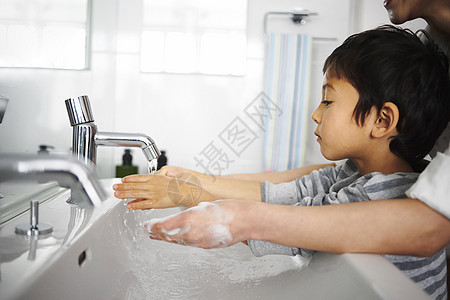 小朋友洗手日本人高清图片素材