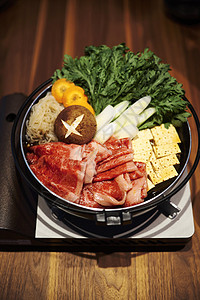 日本料理烹调饮食寿喜烧火锅图片