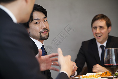 欢迎酒会一起吃晚饭的男人背景