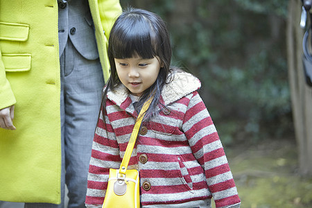 商务女性孩子上幼儿园形象背景