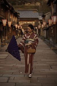 撑伞的和服美女图片