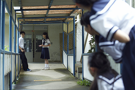 和学长告白的女学生图片