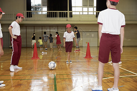 巴黎发布欧冠对阵拜仁海报：恩里克、阿什拉夫、K77出镜