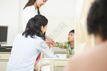 生病住院的儿童图片
