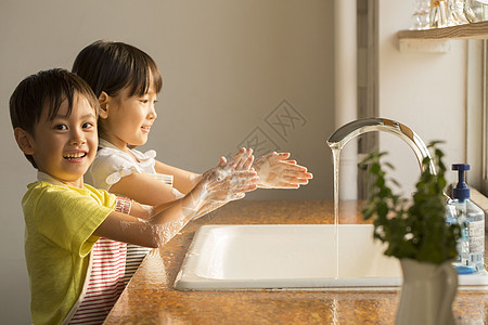 儿童洗手消毒风俗高清图片素材