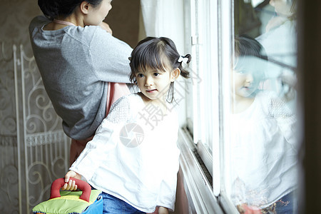 妈妈小孩女白领保姆和孩子图片