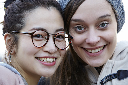 戴眼镜女生图片图片
