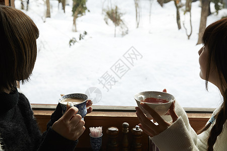 伙伴姐妹出游景点女旅行咖啡馆图片