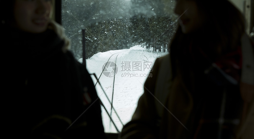  车外的雪景图片