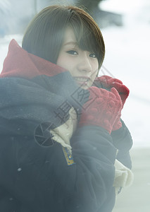 东北冬天女孩旅途雪风景驻地图片