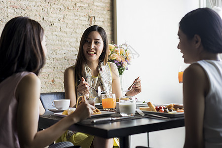 女孩们餐厅喝下午茶聊天图片