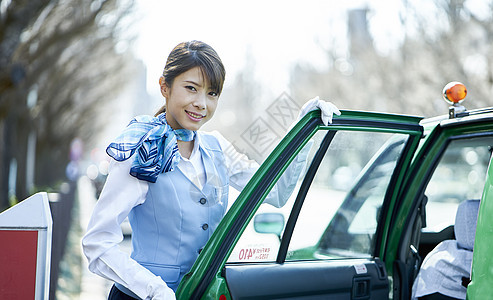 热情好客的女性出租车司机图片