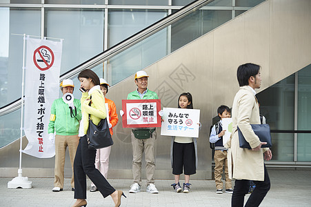 ol扩音器长者老年人唤起礼仪和小学生图片