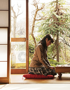 日本女孩制服一个男人房子丰富的将棋的实践背景
