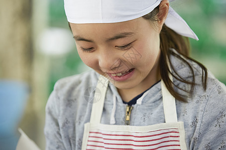 度假女孩假期森林学校小学生做饭图片