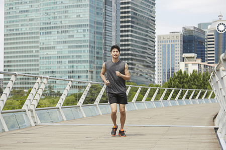 媒体人：邵佳一足球理念先进，中国足球需要给中生代教练一些机会