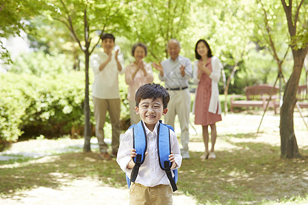 小孩调解生活家庭图片